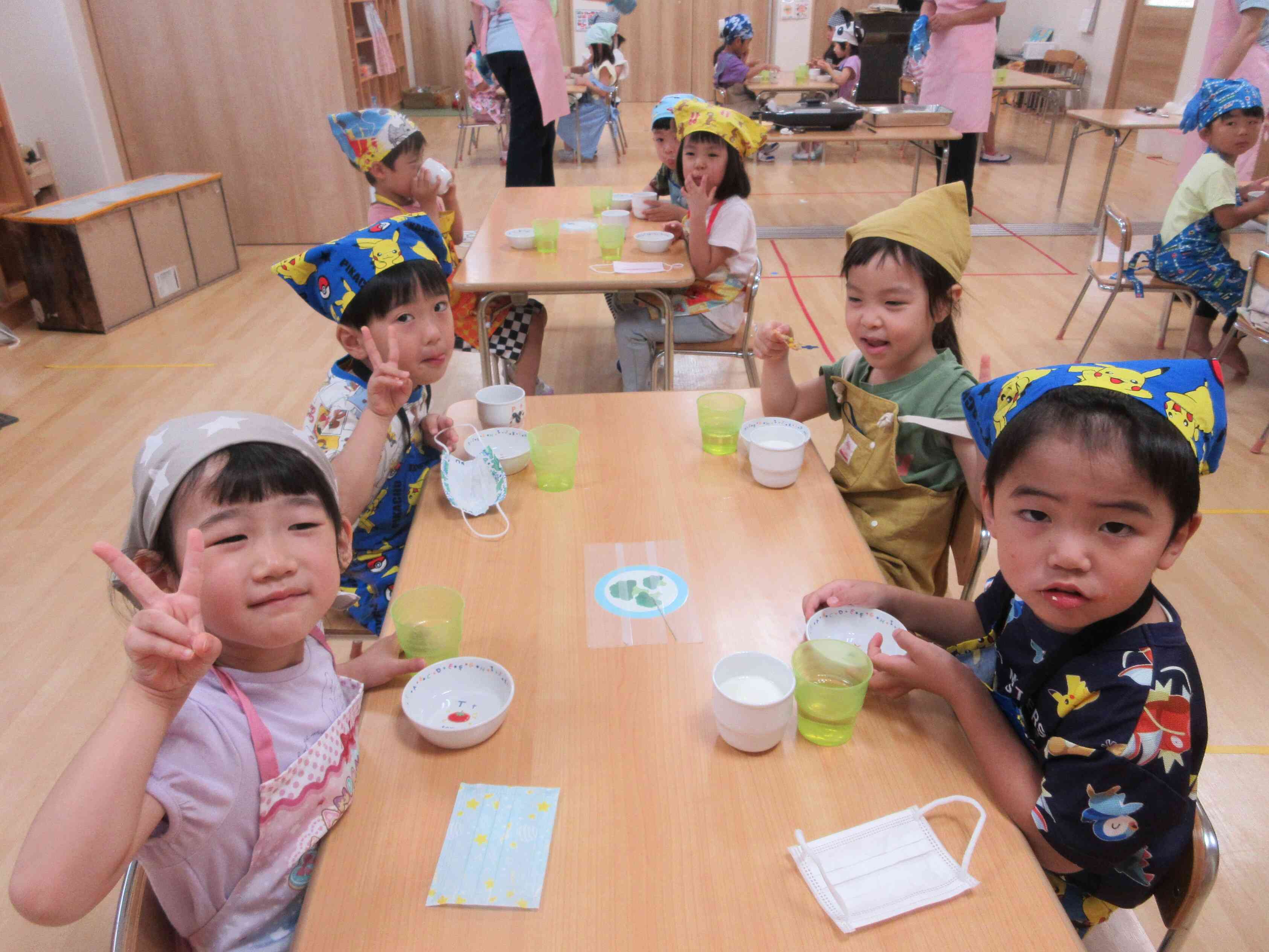 食育】ぎょうざの皮でピザを作ったよ☆（4・5歳児）｜ニチイキッズ都島